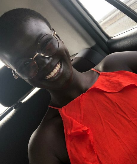 Foto di nudo di fuga di OnlyFans di Khoudia Diop