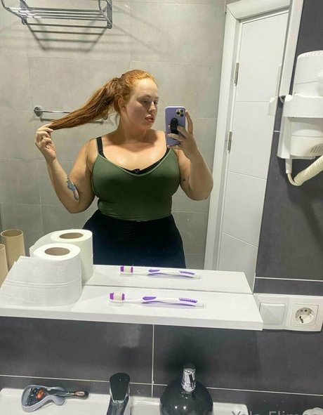 Foto di nudo di fuga di OnlyFans di Yolaflimes