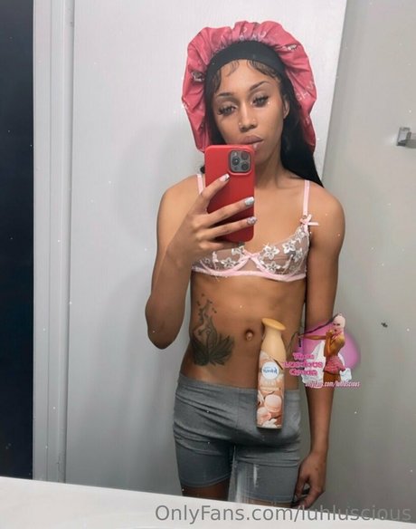 Foto di nudo di fuga di OnlyFans di Luhluscious