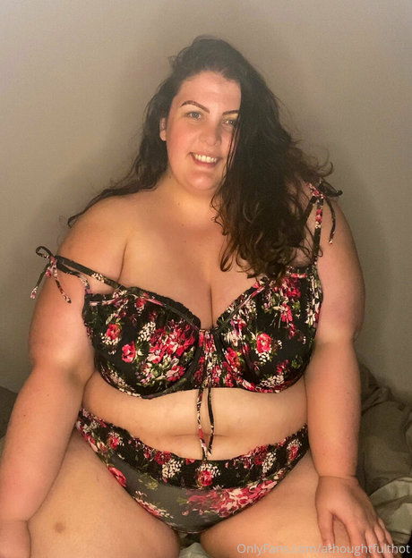 Foto di nudo di fuga di OnlyFans di Athoughtfulthot