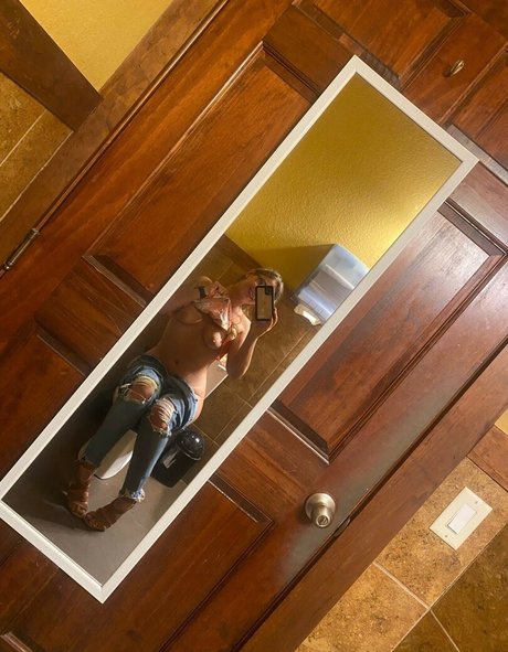 Foto di nudo di fuga di OnlyFans di Adubprintin