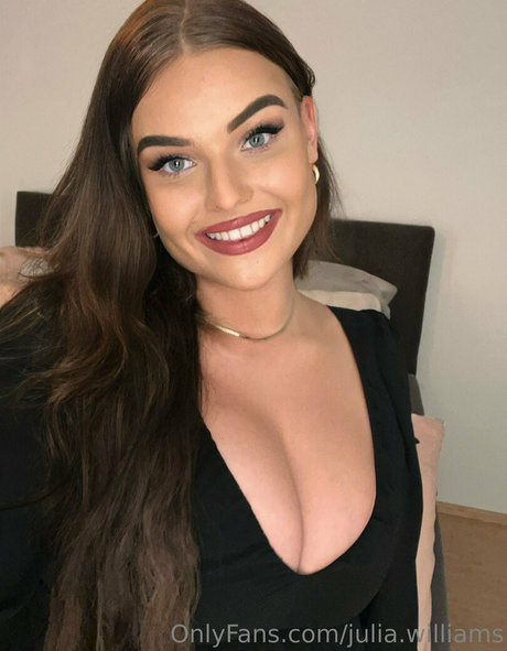 Foto di nudo di fuga di OnlyFans di Juliawilliams