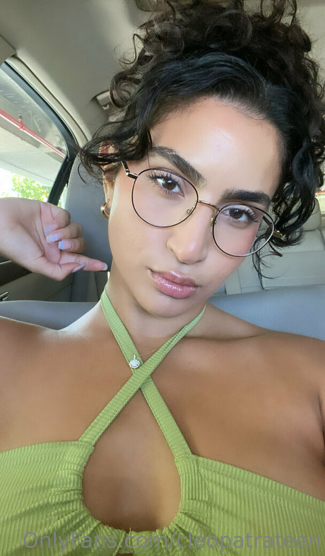 Foto di nudo di fuga di OnlyFans di Cleopatrateen