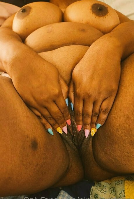 Foto di nudo di fuga di OnlyFans di Pinklewdpup