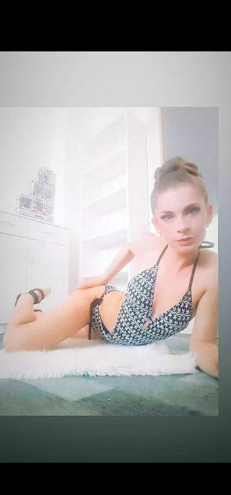 Foto di nudo di fuga di OnlyFans di Nickol Flare