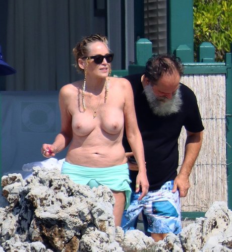 Foto di nudo di fuga di OnlyFans di Sharon Stone