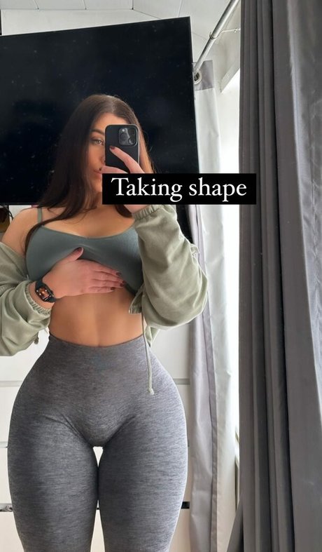 Foto di nudo di fuga di OnlyFans di Caroline Hobday