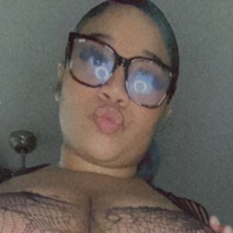Foto di nudo di fuga di OnlyFans di Sapphiiireee