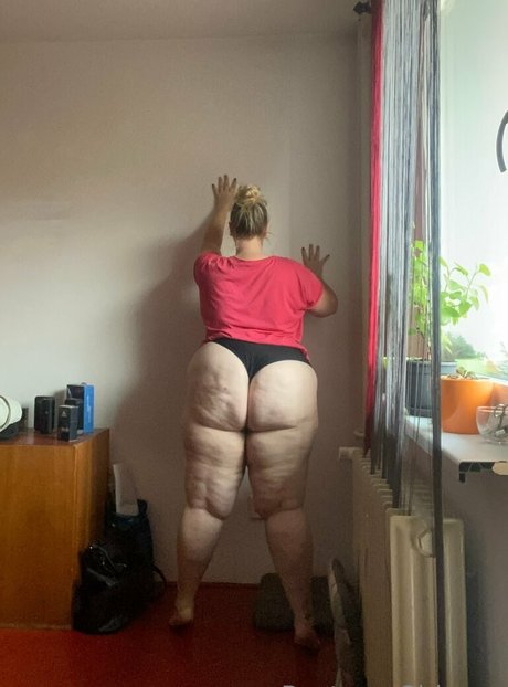 Bootyassgirl