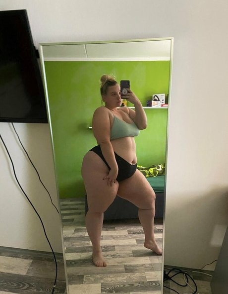 Bootyassgirl