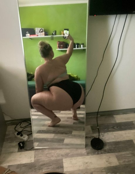 Bootyassgirl