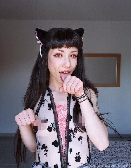 Foto di nudo di fuga di OnlyFans di Uralita