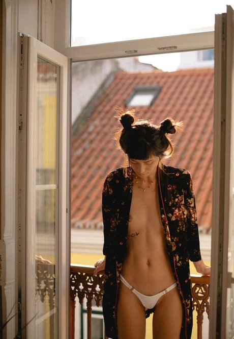Foto di nudo di fuga di OnlyFans di Charry Jin