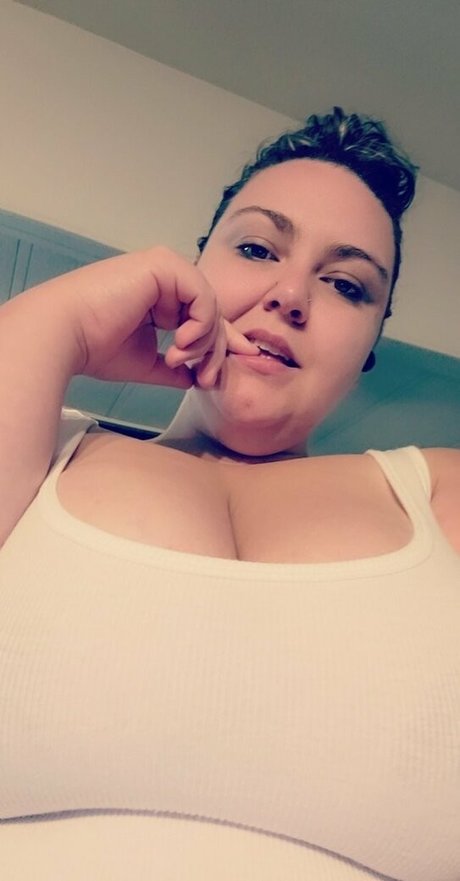 Foto di nudo di fuga di OnlyFans di Blueeyedbbw253