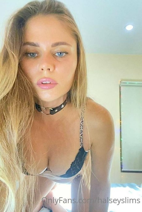 Foto di nudo di fuga di OnlyFans di Halsey Slims