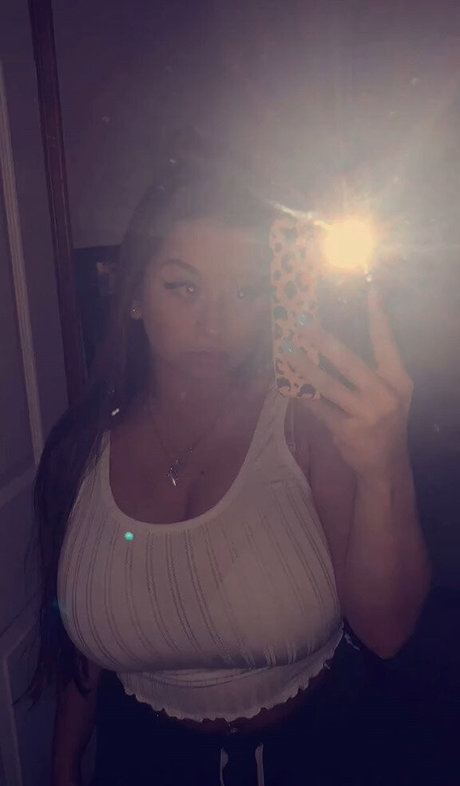 Foto di nudo di fuga di OnlyFans di Lauren Risotti