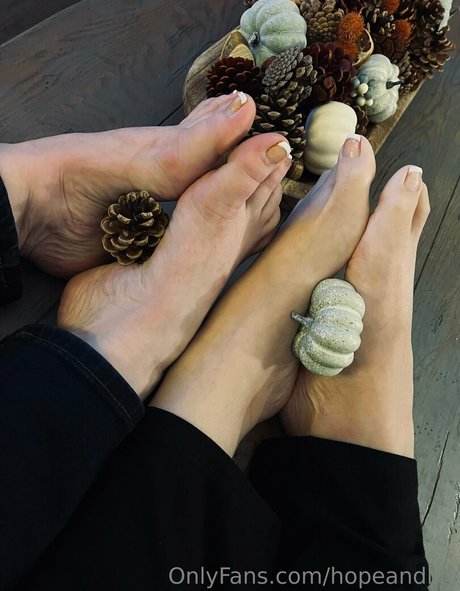 Foto di nudo di fuga di OnlyFans di Hopeandlily