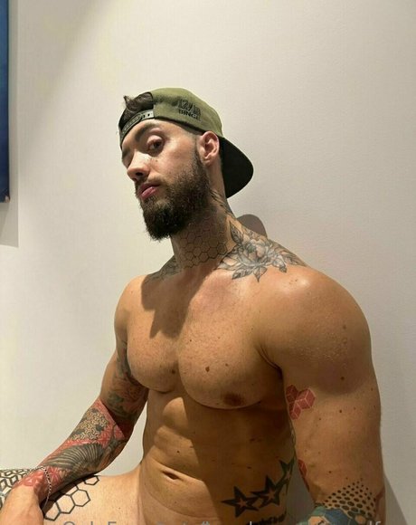 Foto di nudo di fuga di OnlyFans di Handsometroyxxlfree