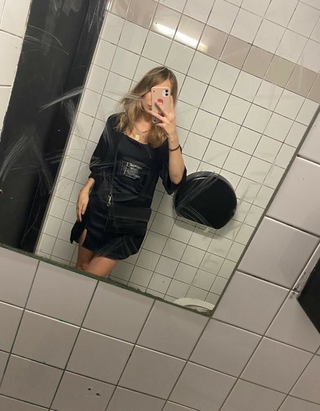 Foto di nudo di fuga di OnlyFans di Apollolol