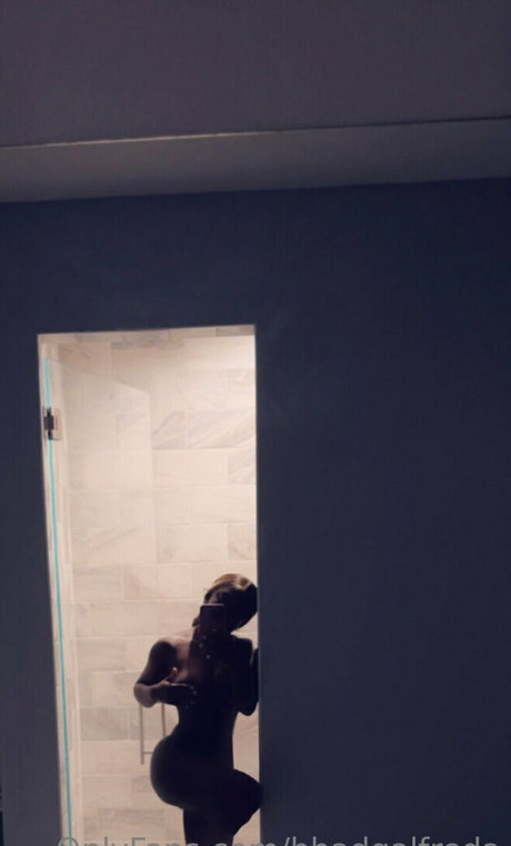 Foto di nudo di fuga di OnlyFans di Bhadgalfreda