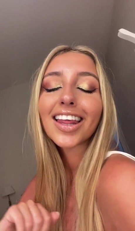 Foto di nudo di fuga di OnlyFans di Anita Celestino