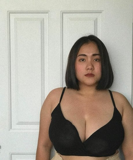 Foto di nudo di fuga di OnlyFans di Phiromya Pangyouk