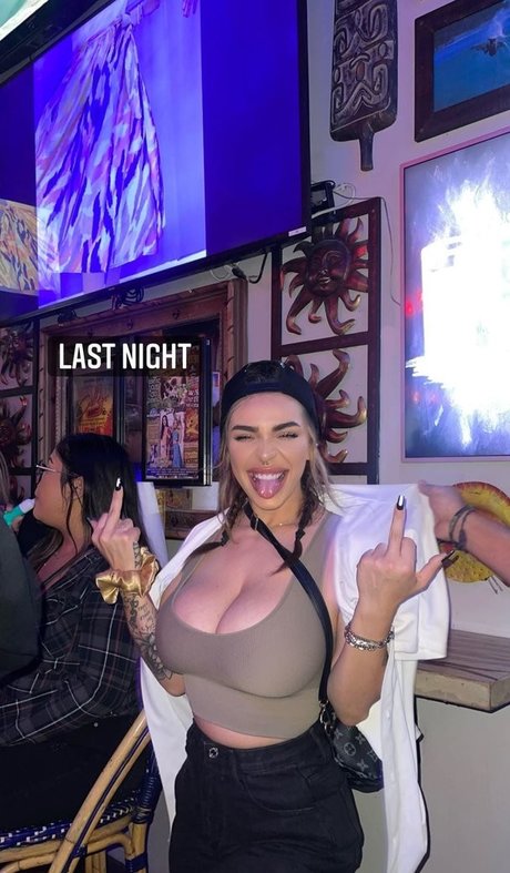 Foto di nudo di fuga di OnlyFans di Ashley Bernier