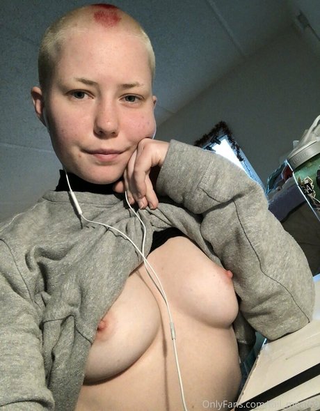 Foto di nudo di fuga di OnlyFans di Tailmeat