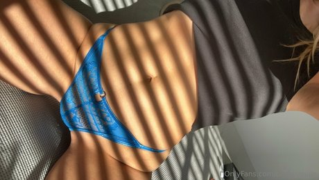 Foto di nudo di fuga di OnlyFans di Oliviaaivilo