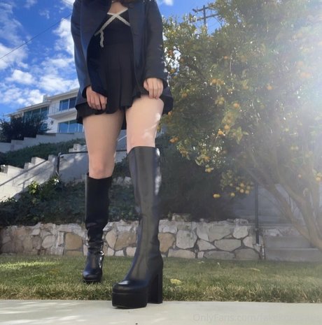 Fakekneecaps