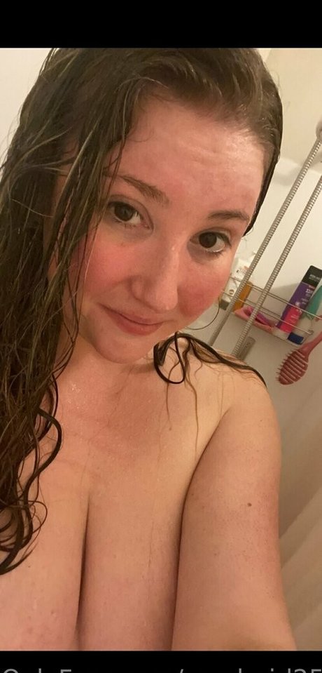 Foto di nudo di fuga di OnlyFans di Sarahgirl25