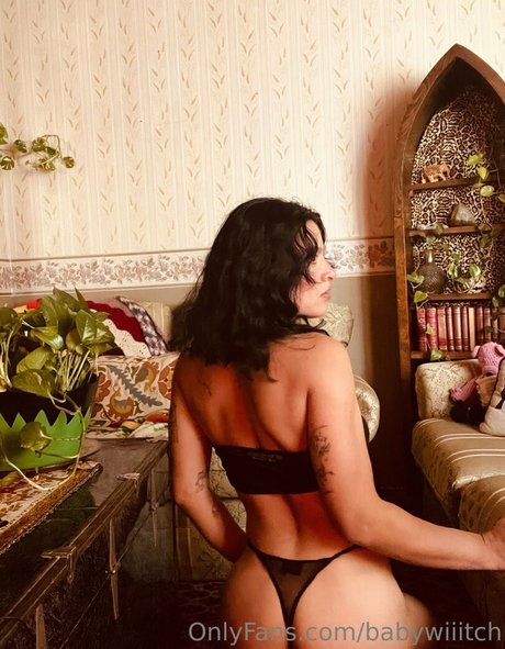 Foto di nudo di fuga di OnlyFans di Babywiiitch