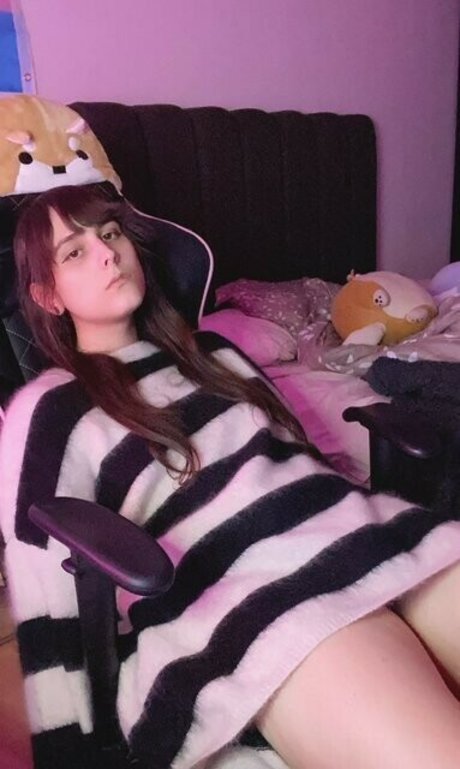 Foto di nudo di fuga di OnlyFans di Bunnygirl Emma