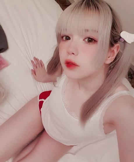 Foto di nudo di fuga di OnlyFans di Tsuruko The Alien