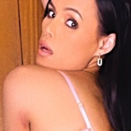 Foto di nudo di fuga di OnlyFans di Angela73