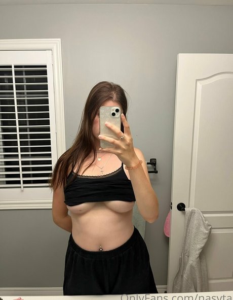 Foto di nudo di fuga di OnlyFans di Nasyta