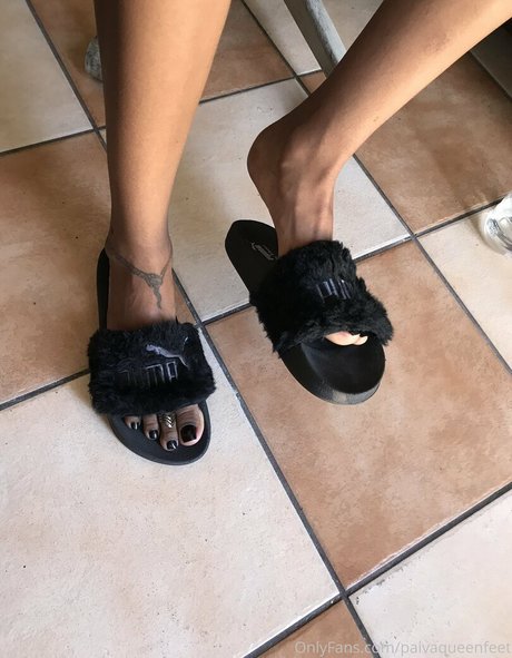 Paivaqueenfeet