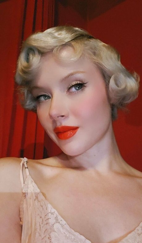 Foto di nudo di fuga di OnlyFans di Officiallymosh