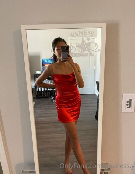 Foto di nudo di fuga di OnlyFans di Peenessy
