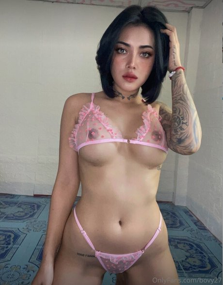 Foto di nudo di fuga di OnlyFans di Bovy27