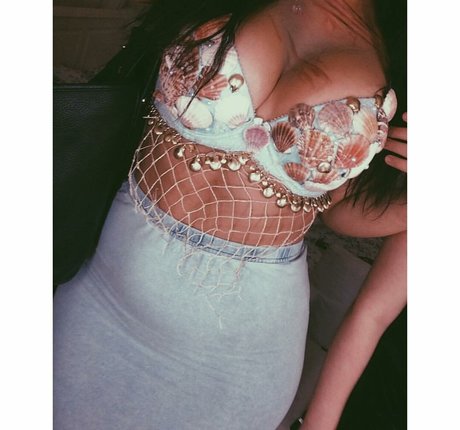 Foto di nudo di fuga di OnlyFans di Holly Marston