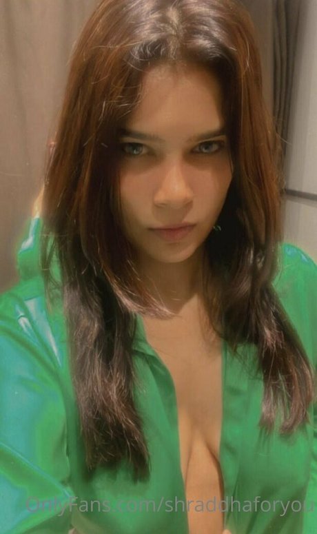 Foto di nudo di fuga di OnlyFans di Shraddhaforyou