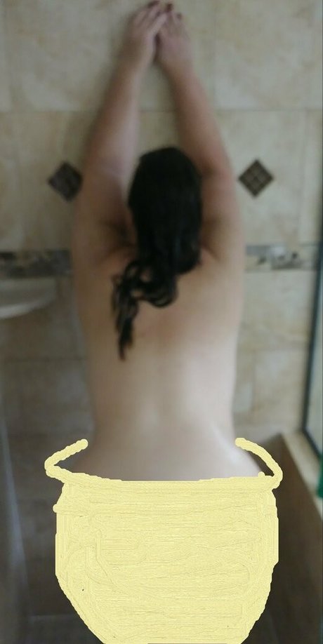 Foto di nudo di fuga di OnlyFans di Theloungeroom