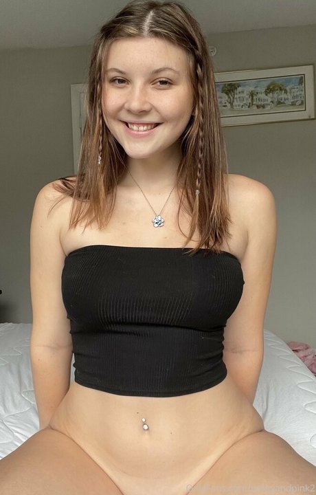 Foto di nudo di fuga di OnlyFans di Perkyandpink2