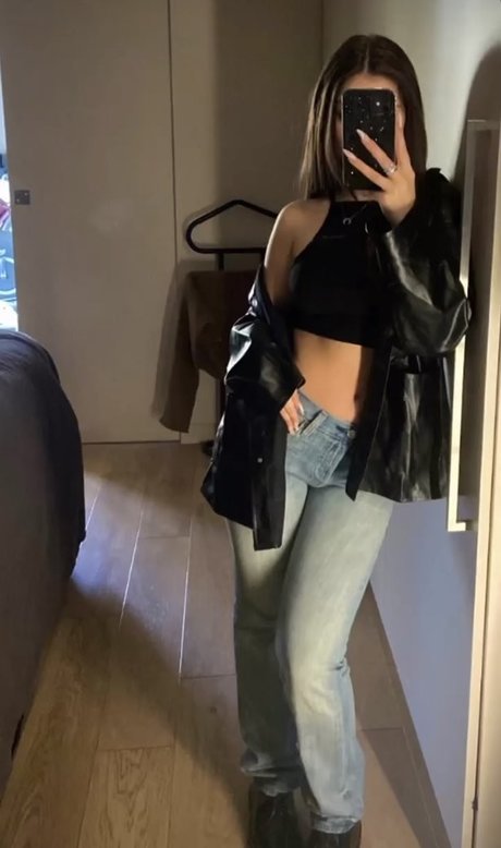 Foto di nudo di fuga di OnlyFans di Emilie
