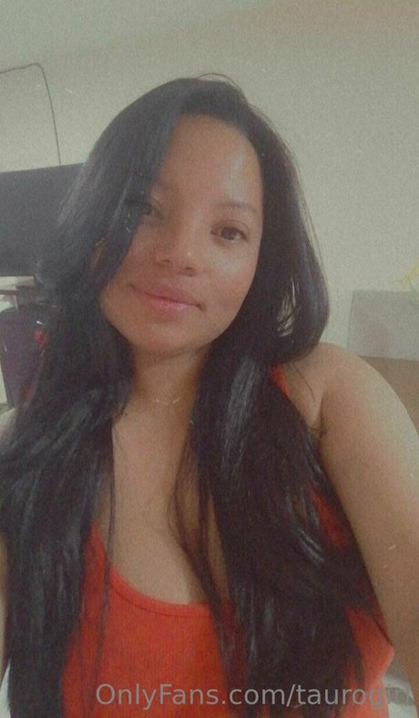 Foto di nudo di fuga di OnlyFans di Taurogirl
