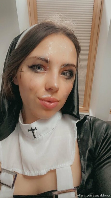 Foto di nudo di fuga di OnlyFans di Suzybloow