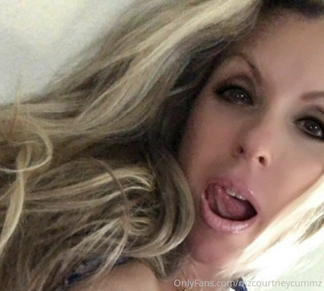 Foto di nudo di fuga di OnlyFans di Mzcourtneycummz