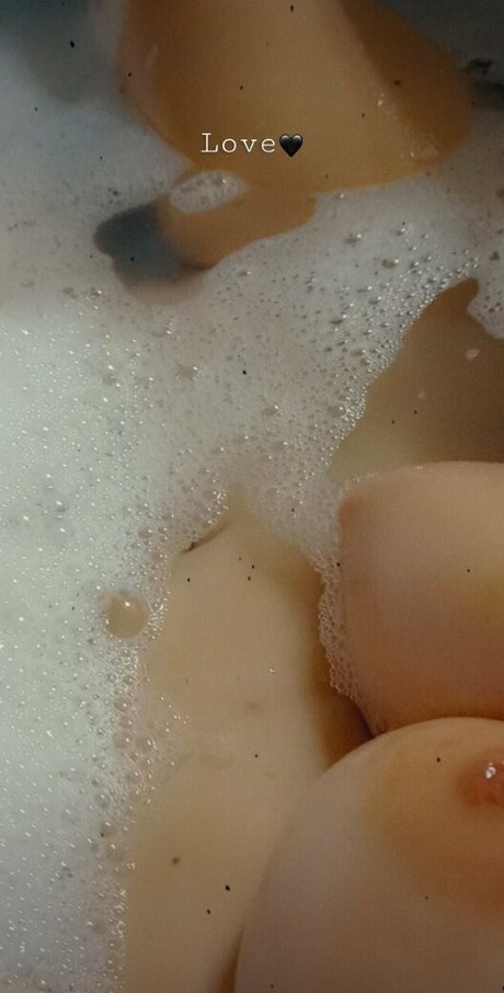 Foto di nudo di fuga di OnlyFans di Humpdayaddams