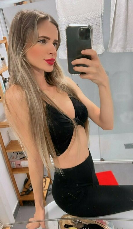 Foto di nudo di fuga di OnlyFans di Theninakim